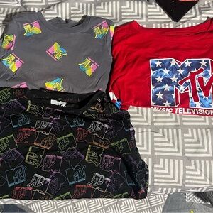 MTV girls short sleeved shirts lot(3)